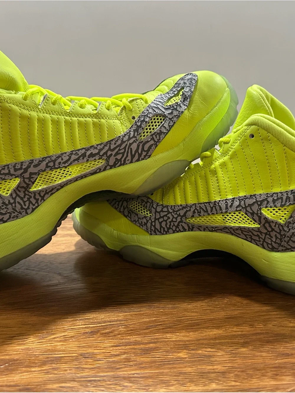 Jordan 11 Retro Low IE ‘Volt’ 919712-700 Men’s Sz 14 Elephant Translucent Pack
